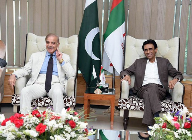 prime minister shehbaz sharif meeting with mqm leader khalid maqbool siddiqui photo app file