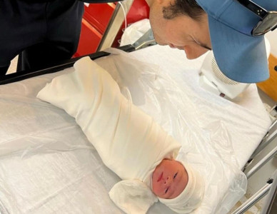 sadaf kanwal shahroz sabzwari welcome first child sadaf kanwal shahroz sabzwari welcome first child