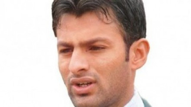 everyone is a twitter about shoaib and sania everyone is a twitter about shoaib and sania