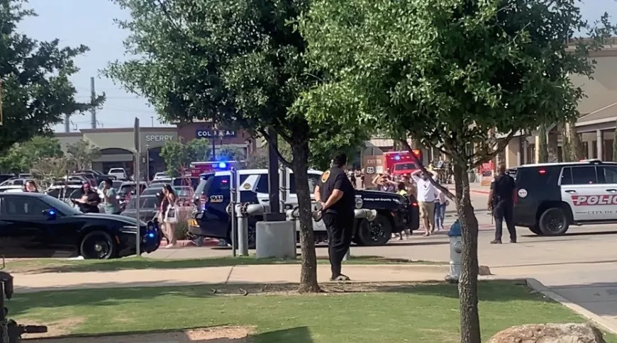 people exit allen premium mall after shooting in this screengrab from a video obtained from social media in allen u s may 6 2023 elsheikh mohamed twitter sari eleil via reuters people exit allen premium mall after shooting in this screengrab from a video obtained from social media in allen u s may 6 2023 elsheikh mohamed twitter sari eleil via reuters