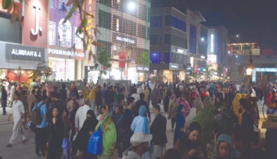 shoppers rush to markets ahead of eid