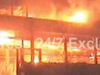 15 killed as gunmen torch bus in sibi