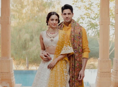 in pictures sidharth kiara don colour coordinated manish malhotra outfits for their mehendi in pictures sidharth kiara don colour coordinated manish malhotra outfits for their mehendi
