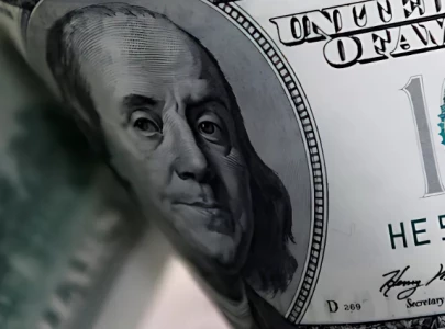 australian dollar drops below 62 us cents raising concerns for economy