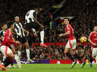 newcastle beat manchester united 2 0 isak and joelinton shine