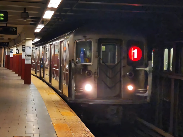 man shoved in front of manhattan subway in new york suspect arrested