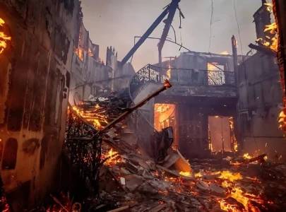 death toll rises to 24 as firefighters continue to battle los angeles wildfires