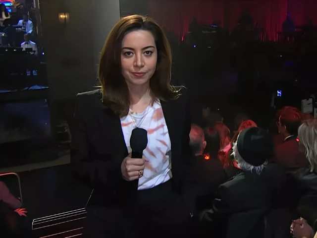 photo aubrey plaza presents musical guests miley cyrus and brittany howard at snl 50 the anniversary special photo aubrey plaza presents musical guests miley cyrus and brittany howard at snl 50 the anniversary special