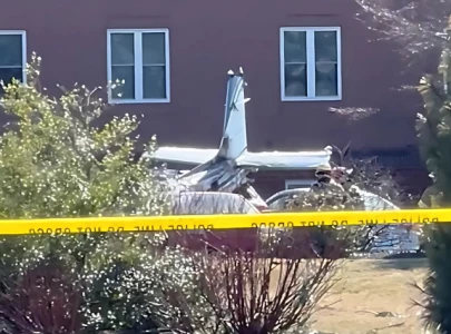 five injured after plane crashes in pennsylvania