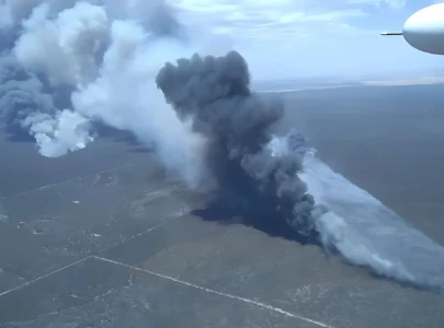 firefighters battle bushfires amid extreme heat in melbourne australia