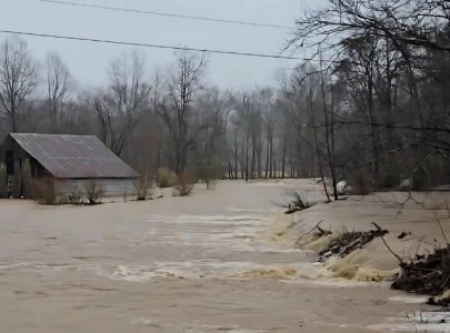 kentucky flooding kills eight as winter storm paralyses parts of us