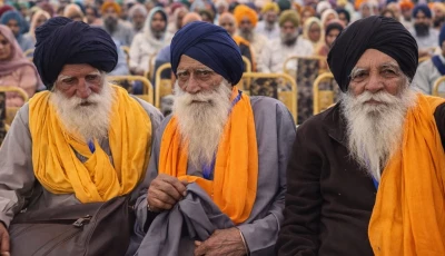 baba karnail singh baba sardar shobaik singh and sardar harbans singh were among the pilgrims who crossed into pakistan to attend the baisakhi festival photo asif mehmood