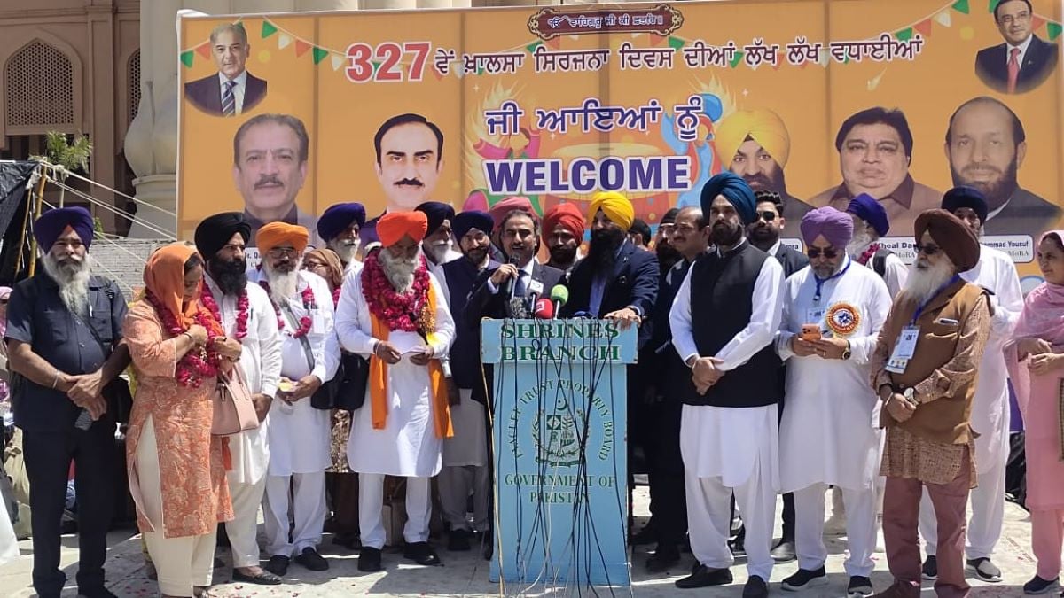 Although Pakistan issued 2,840 visas, only 2,238 pilgrims arrived, with more than 600 not travelling despite receiving visas.PHOTO: ASIF MEHMOOD