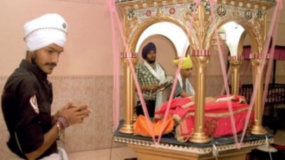 1 000 sikhs gather to celebrate the birth of khalsa