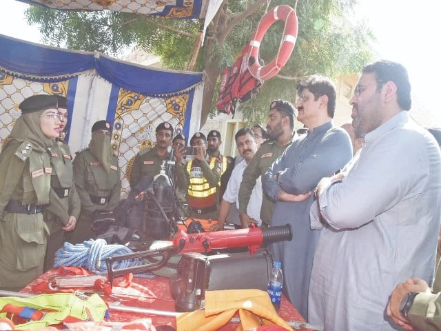 chief minister murad ali shah inspects a rescue 1122 flood relief camp at ali wahan village in rohri photo express chief minister murad ali shah inspects a rescue 1122 flood relief camp at ali wahan village in rohri photo express