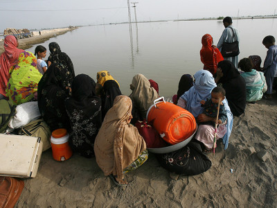 cm sindh visits thatta battle continues to save the city