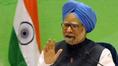 manmohan singh urges gilani to accept aid manmohan singh urges gilani to accept aid