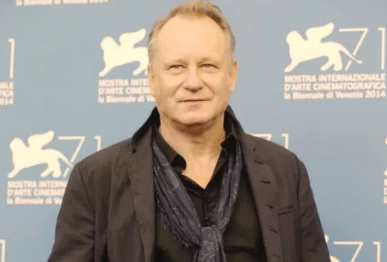 stellan skarsgard says doesn t impress his son