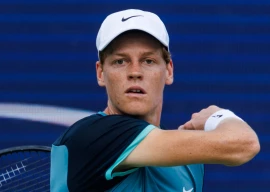 sinner cruises into china open semi finals as swiatek moves on sinner cruises into china open semi finals as swiatek moves on