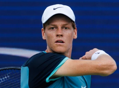 sinner cruises into china open semi finals as swiatek moves on sinner cruises into china open semi finals as swiatek moves on