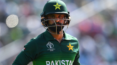 pcb awards 2020 javed hits out over hafeez snub pcb awards 2020 javed hits out over hafeez snub