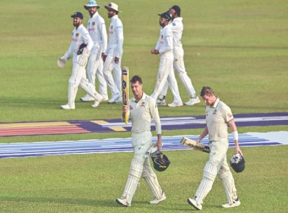 smith carey tons put aus on top in sl test