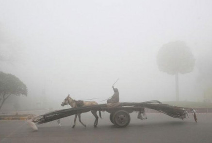 smog from india chokes lahore smog from india chokes lahore