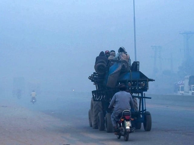 at least five dead as heavy fog causes multiple vehicle crash near gharo at least five dead as heavy fog causes multiple vehicle crash near gharo