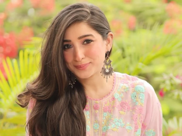 Two kids are more than enough, declares Mariyam Nafees | The Express Tribune