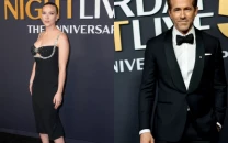 ryan reynolds accused of stealing scarlett johansson s spotlight at snl 50 ryan reynolds accused of stealing scarlett johansson s spotlight at snl 50