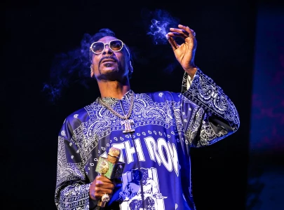 weed enthusiast snoop dogg is giving up smoke weed enthusiast snoop dogg is giving up smoke