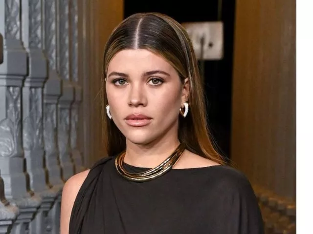 sofia richie s tiktok dance trend goes viral with lola young s messy soundtrack sofia richie s tiktok dance trend goes viral with lola young s messy soundtrack