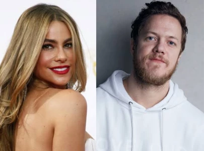 sof a vergara and dan reynolds spark romance rumours after holding hands at dinner sof a vergara and dan reynolds spark romance rumours after holding hands at dinner