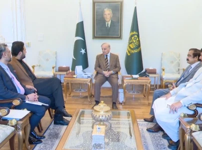 k p cm afridi meets pm shehbaz amid tirah displacement row k p cm afridi meets pm shehbaz amid tirah displacement row