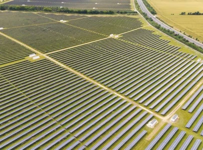 solar power outpaces wind for record breaking duration