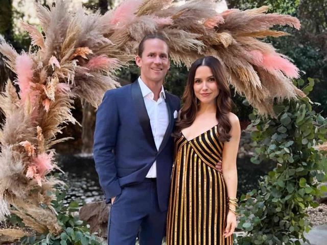 sophia bush finalizes divorce from grant hughes sophia bush finalizes divorce from grant hughes