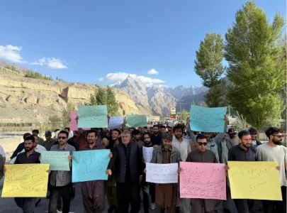 traders end 68 day sit in at pak china border after deal with government traders end 68 day sit in at pak china border after deal with government