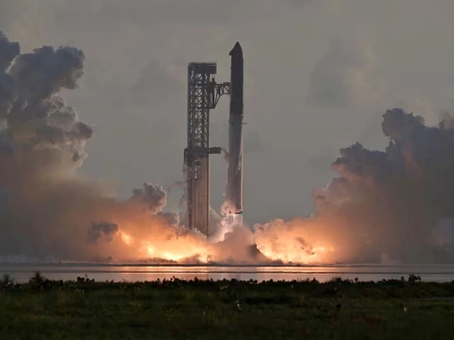 the spacex starship and super heavy v3 booster lift off on its 14h test flight from the spacex launch complex in starbase texas us september 28 2026 the mission is expected to send the vehicle into orbit for the first time and deploy 26 starlink v3 satellites reuters the spacex starship and super heavy v3 booster lift off on its 14h test flight from the spacex launch complex in starbase texas us september 28 2026 the mission is expected to send the vehicle into orbit for the first time and deploy 26 starlink v3 satellites reuters