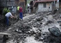 spain flood kills two injures two babies