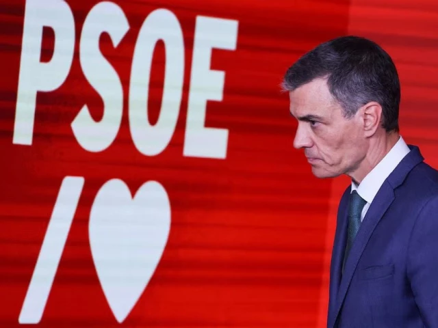 spain s prime minister pedro sanchez who is also a leader of the socialist ruling party psoe holds a press conference after a socialist party meeting following a senior official s alleged graft case at headquarters in madrid spain june 16 2025 photo reuters spain s prime minister pedro sanchez who is also a leader of the socialist ruling party psoe holds a press conference after a socialist party meeting following a senior official s alleged graft case at headquarters in madrid spain june 16 2025 photo reuters