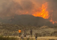 locals look at the flames as they fight against them near formariz during a wildfire in zamora province spain july 29 2026 photo reuters locals look at the flames as they fight against them near formariz during a wildfire in zamora province spain july 29 2026 photo reuters