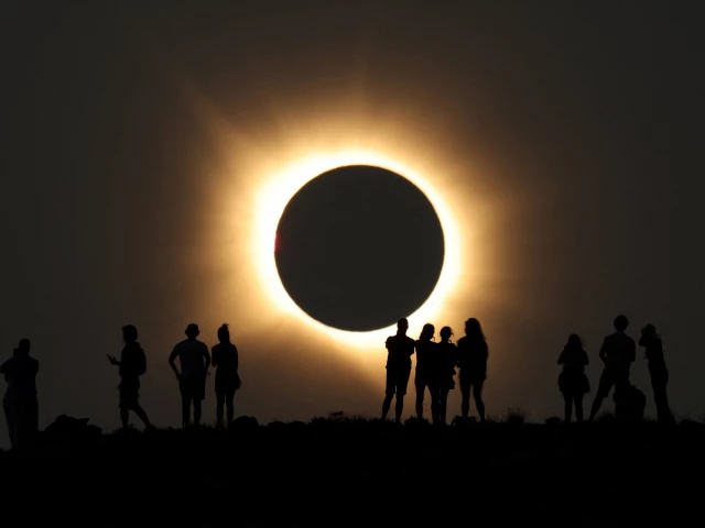 the moon completely covers the sun during a total solar eclipse as seen from the javalambre astrophysical observatory in arcos de las salinas near teruel spain august 12 2026 photo reuters the moon completely covers the sun during a total solar eclipse as seen from the javalambre astrophysical observatory in arcos de las salinas near teruel spain august 12 2026 photo reuters