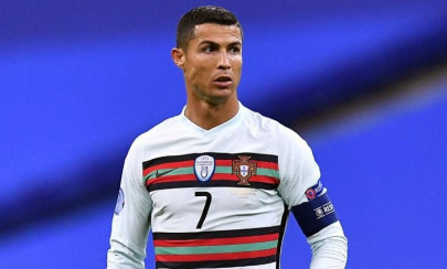 italy s sports minister thinks ronaldo broke health protocol italy s sports minister thinks ronaldo broke health protocol