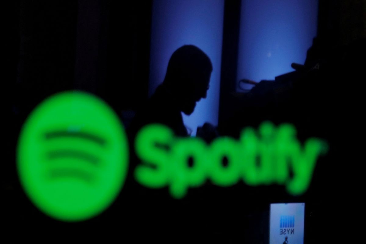 Spotify tests voice translation feature for podcasts