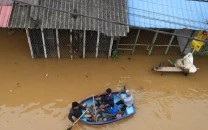 sri lanka issues landslide warnings as cyclone toll hits 627 sri lanka issues landslide warnings as cyclone toll hits 627