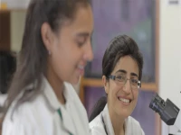 supporting women in science photo courtesty the aga khan university