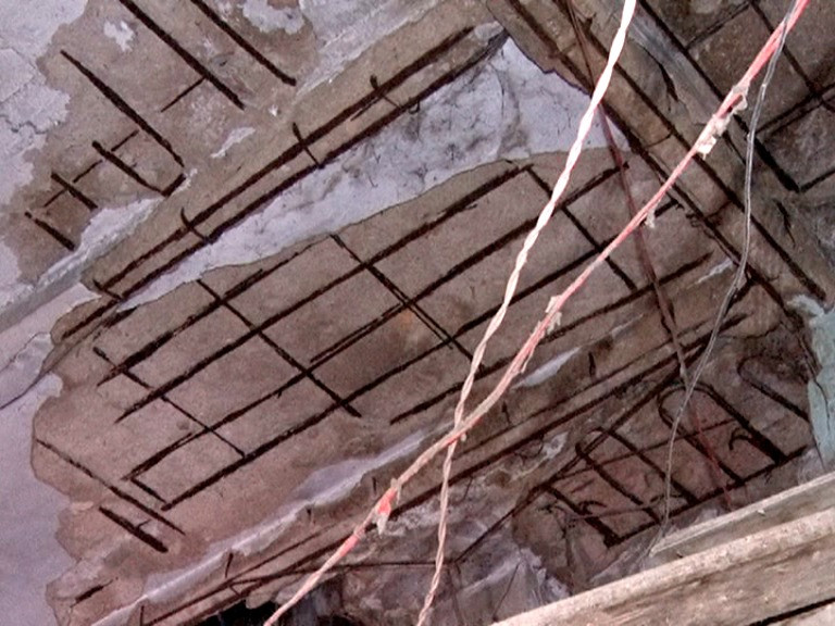 Staircase in the three-story building named Abdul Rahman, located on Street Bheempura near the old city quarters came down. PHOTO: EXPRESS