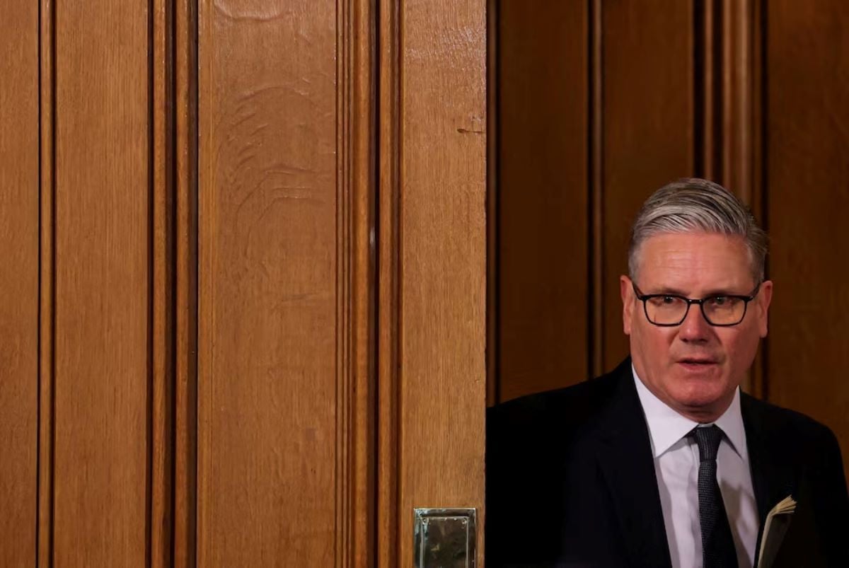 Starmer rejects calls to quit as Jess Phillips resigns over his leadership