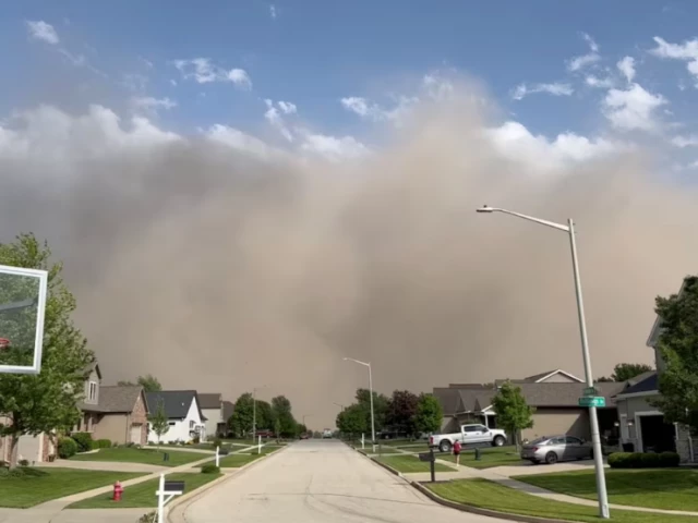 a dust storm approaches the town of normal illinois u s may 16 2025 in this screengrab obtained from a social media video photo reuters a dust storm approaches the town of normal illinois u s may 16 2025 in this screengrab obtained from a social media video photo reuters
