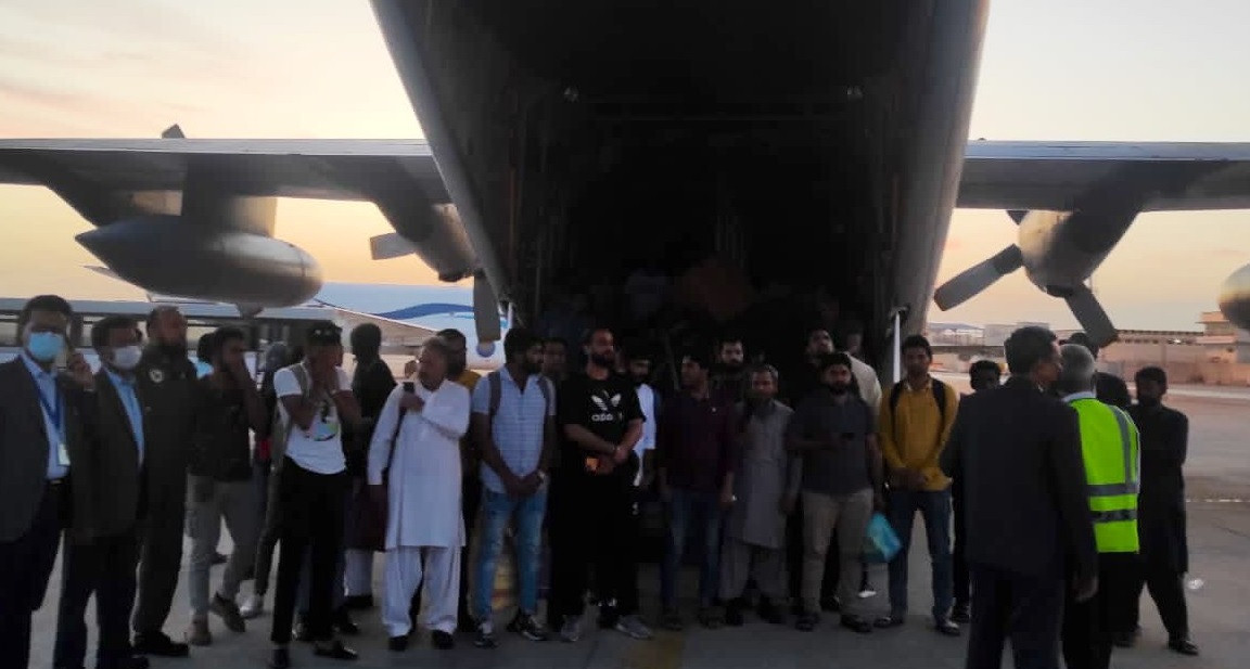 97 pakistanis from sudan arrive in karachi photo twitter foreignofficepk